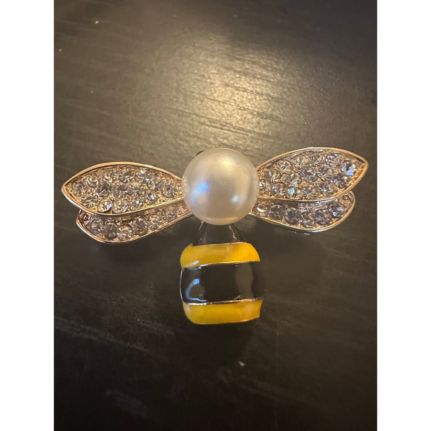 Bee brooch