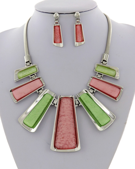 Niesha Necklace Set