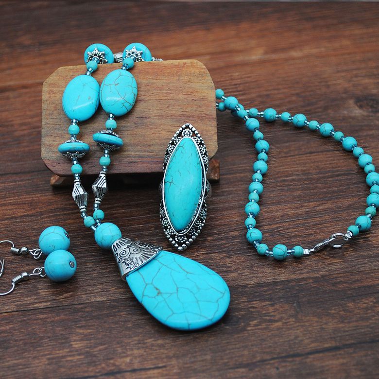 Tiara Turquoise Set