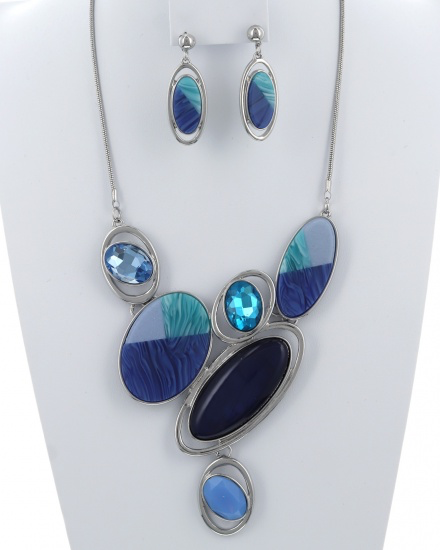 New! Summer Breeze Necklace Set