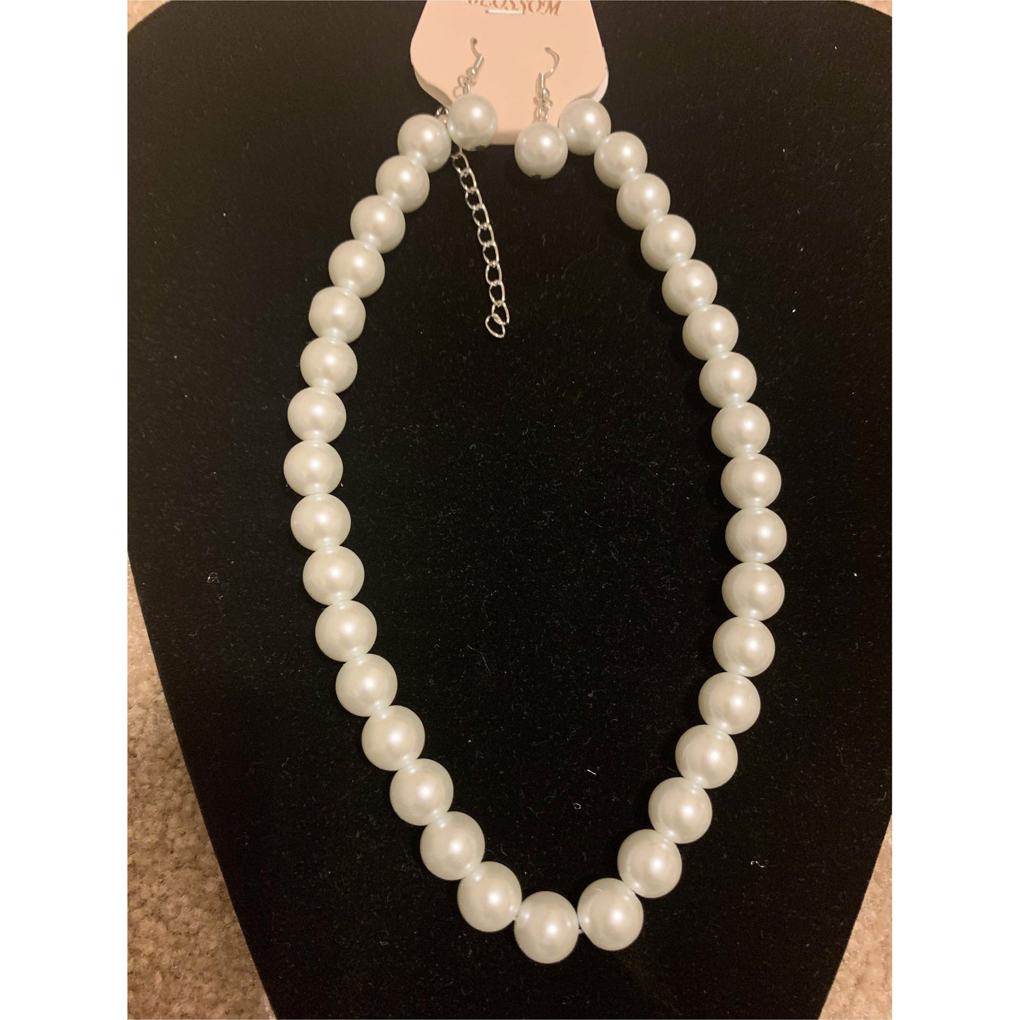 Classic Pearl Necklace